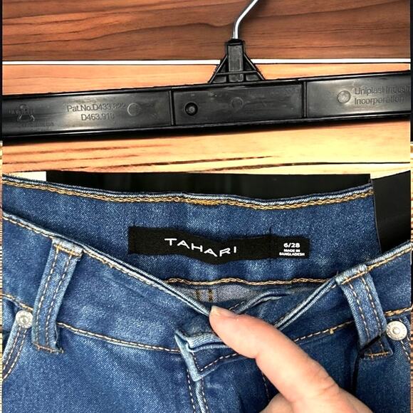 Tahari Women’s 6 Jamie Roll Cuff Skinny Jeans Medium Wash Stretch Denim New - Picture 5 of 5